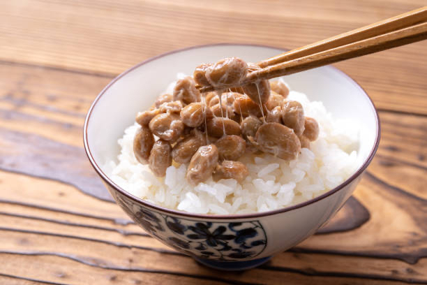 納豆にはどのような栄養がある？おすすめの食べ方や美味しいレシピについて解説！